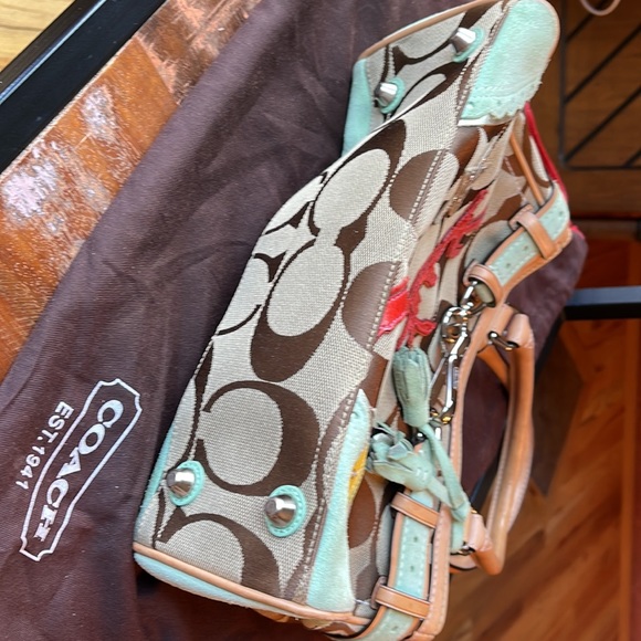 Coach Handbag - Picture 3 of 9